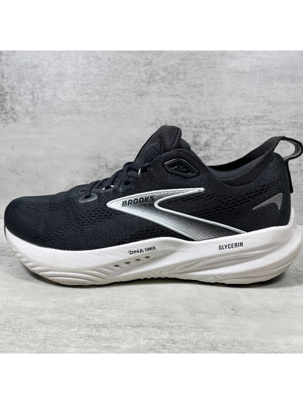 Brooks Glycerin 22 Running Shoes - Women's Size 10 Wide - Black